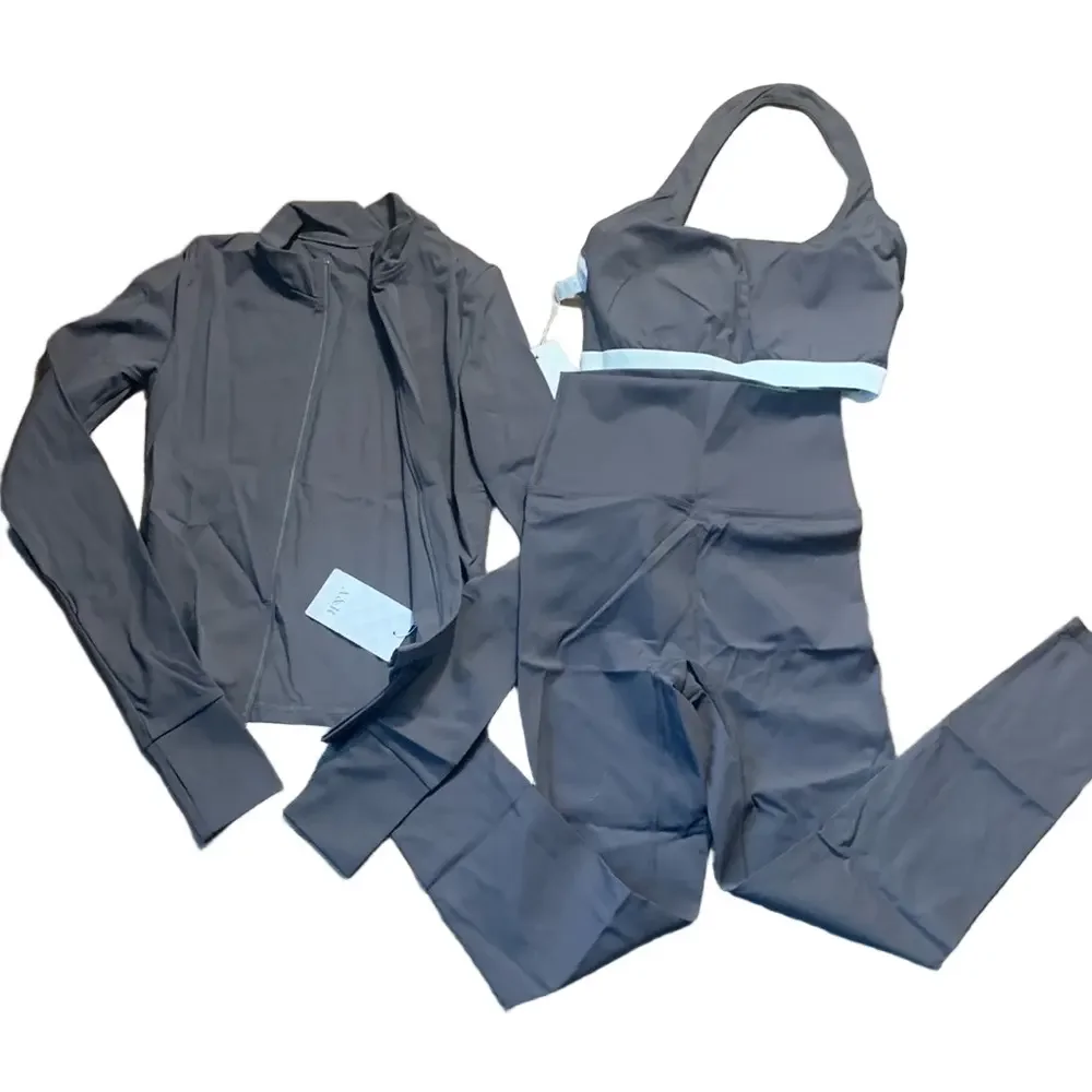 Aria’s Women’s Black/ Gray Activewear Set with Light Blue Trim NWT Sz Med-👇read - Picture 1 of 8